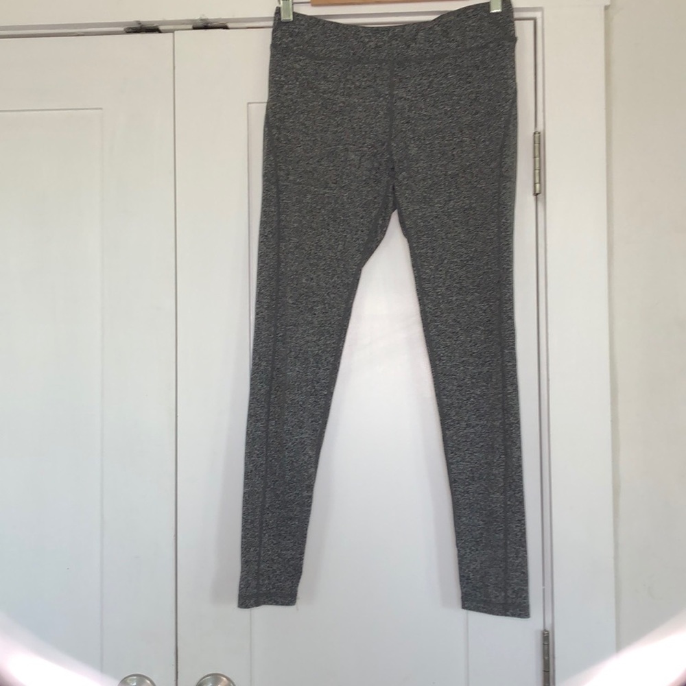 Butt lifting and shaping leggings/yoga pants